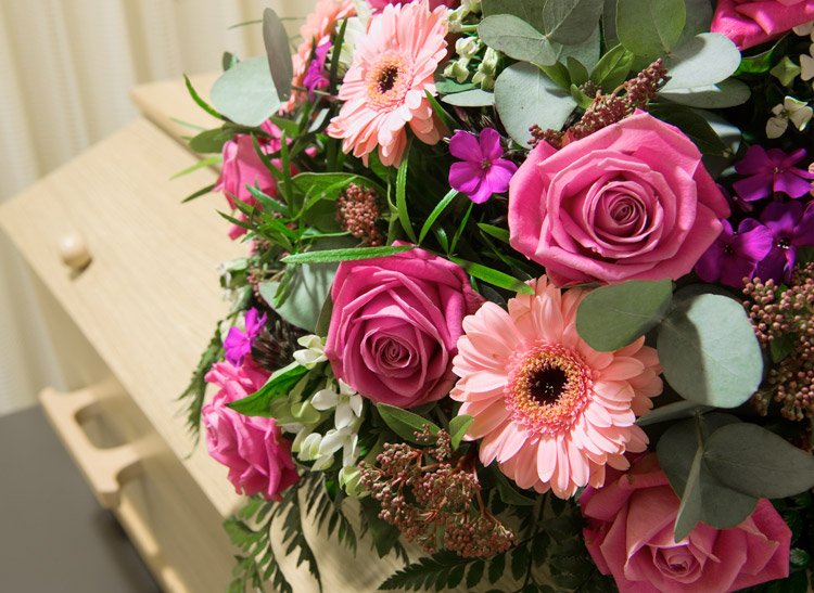 Casket Spray  Funeral Flowers, Philadelphia Florist - Robertson's