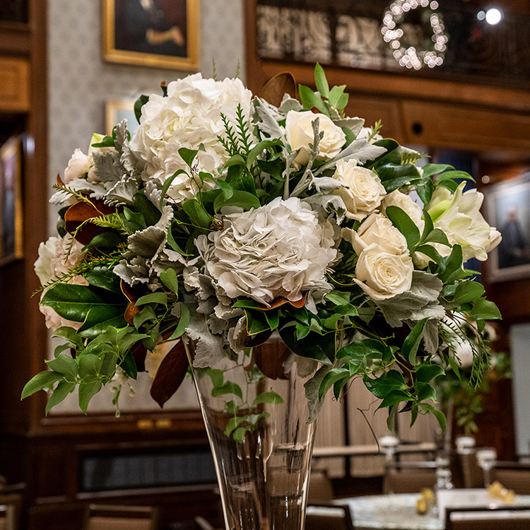 Christmas and Holiday Floral Designs - Robertson's Flowers